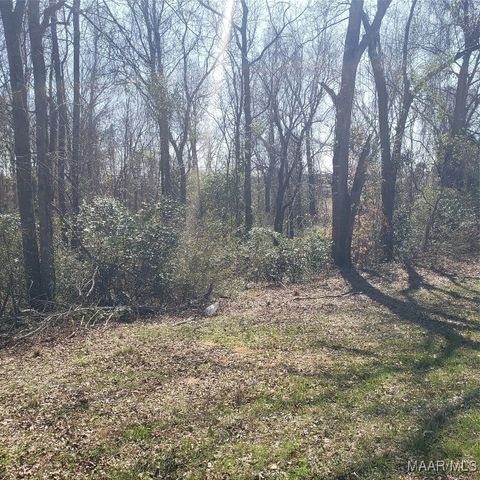 173 Brittany Drive S, Millbrook, AL 36054