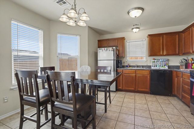 20316 E 43rd Street S, Broken Arrow, OK 74014