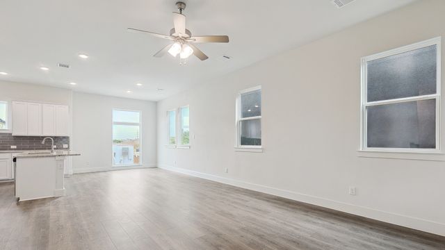 905 Meadowcrest Drive, Plano, TX 75075