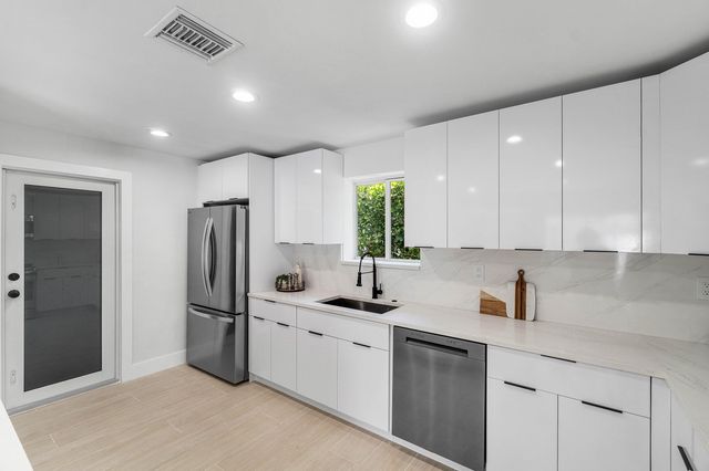 723 SW 27th Terrace, Boynton Beach, FL 33435
