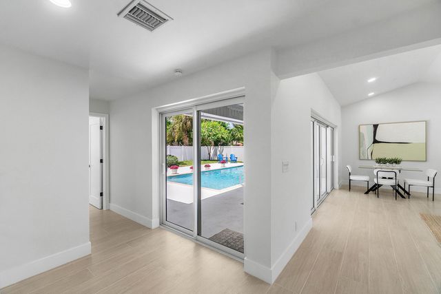 723 SW 27th Terrace, Boynton Beach, FL 33435