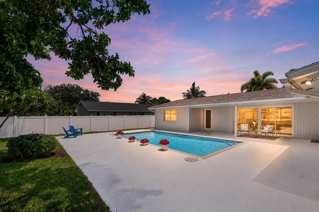 723 SW 27th Terrace, Boynton Beach, FL 33435
