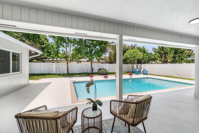 723 SW 27th Terrace, Boynton Beach, FL 33435