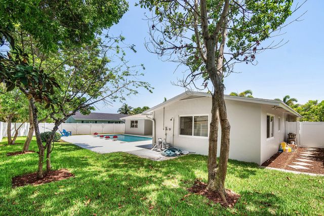 723 SW 27th Terrace, Boynton Beach, FL 33435