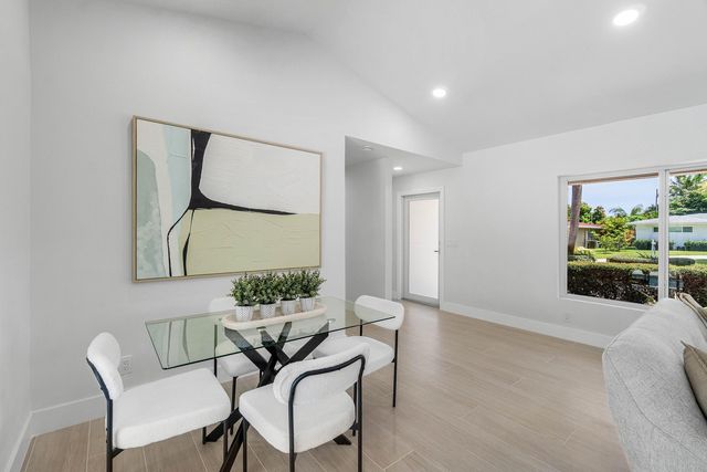 723 SW 27th Terrace, Boynton Beach, FL 33435