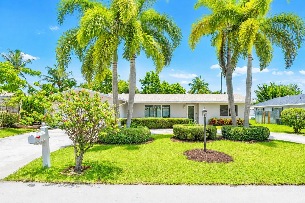 723 SW 27th Terrace, Boynton Beach, FL 33435