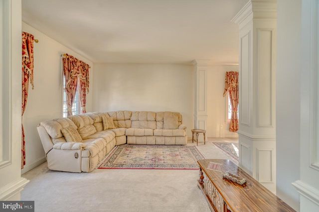 310 PAR DR, Philadelphia, PA 19115