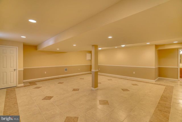 310 PAR DR, Philadelphia, PA 19115