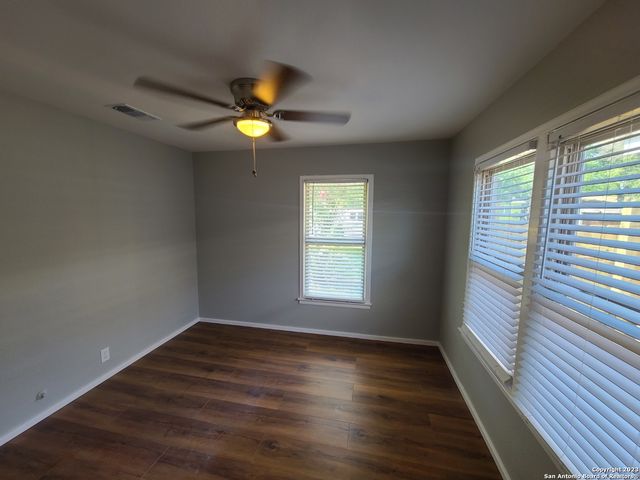 114 KILLARNEY DR, San Antonio, TX 78223