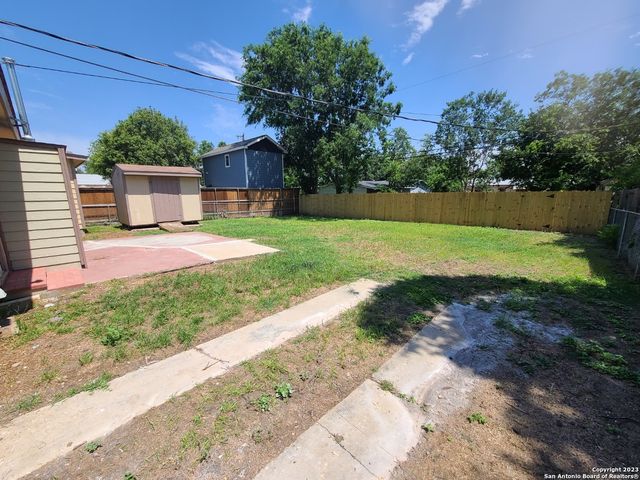 114 KILLARNEY DR, San Antonio, TX 78223