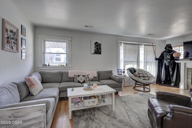 1005 N Moffett Avenue, Joplin, MO 64801