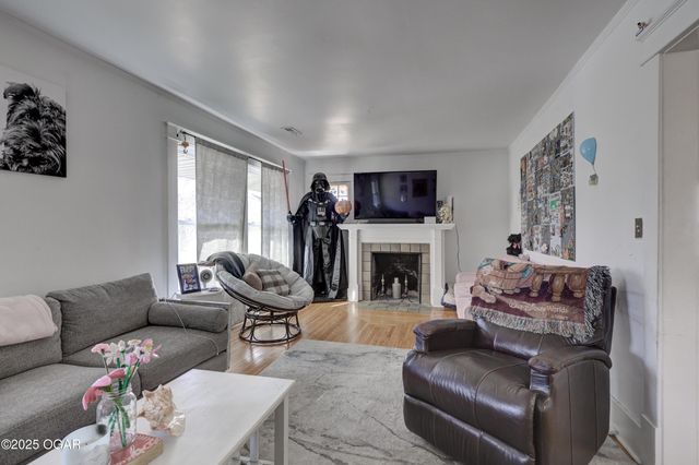 1005 N Moffett Avenue, Joplin, MO 64801