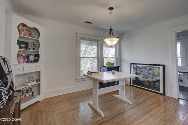 1005 N Moffett Avenue, Joplin, MO 64801