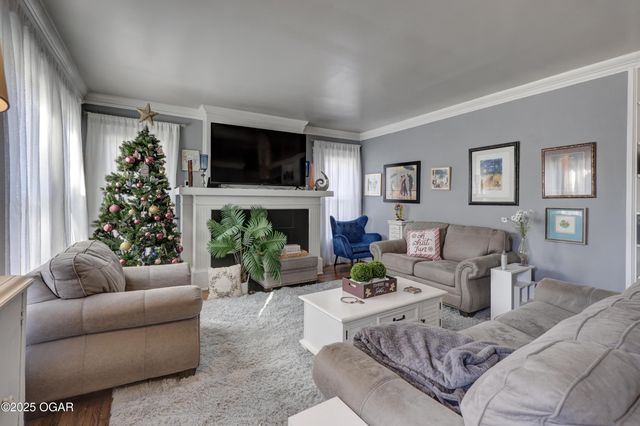 1005 N Moffett Avenue, Joplin, MO 64801