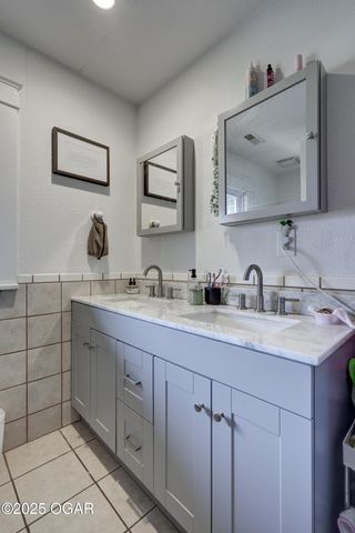 1005 N Moffett Avenue, Joplin, MO 64801