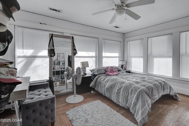 1005 N Moffett Avenue, Joplin, MO 64801