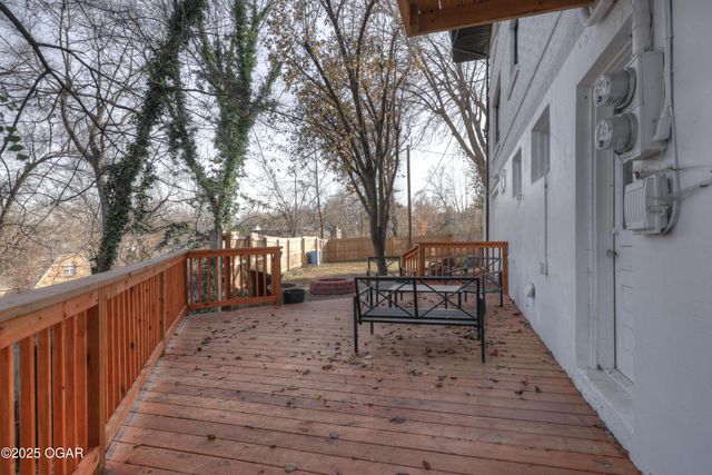 1005 N Moffett Avenue, Joplin, MO 64801