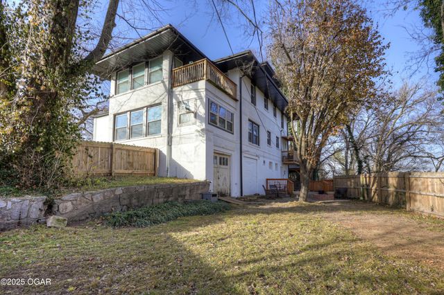 1005 N Moffett Avenue, Joplin, MO 64801