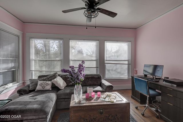 1005 N Moffett Avenue, Joplin, MO 64801