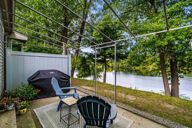 35 Walden Pond Drive, Nashua, NH 03064