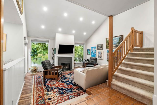 35 Walden Pond Drive, Nashua, NH 03064