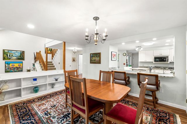 35 Walden Pond Drive, Nashua, NH 03064