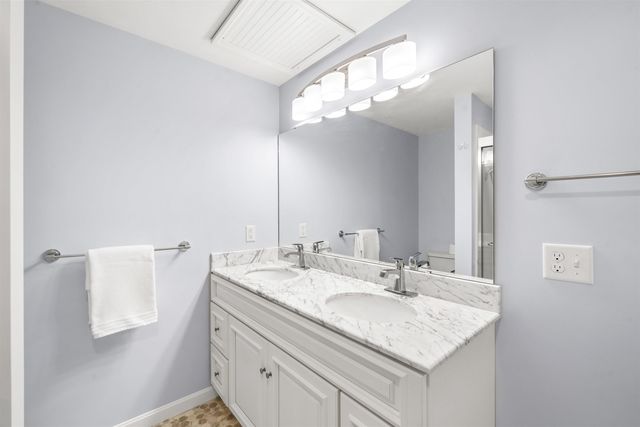 35 Walden Pond Drive, Nashua, NH 03064