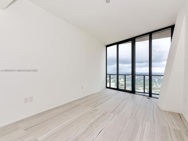 1000 Biscayne Boulevard 4802, Miami, FL 33132