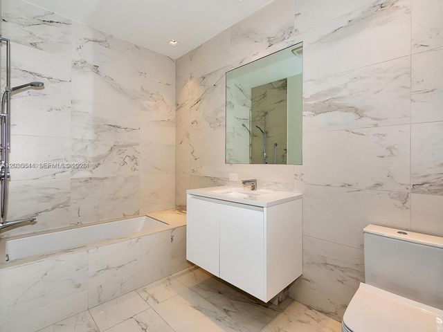1000 Biscayne Boulevard 4802, Miami, FL 33132