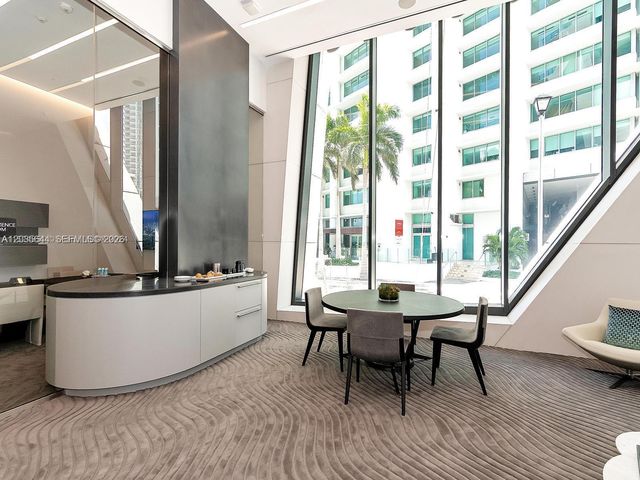 1000 Biscayne Boulevard 4802, Miami, FL 33132