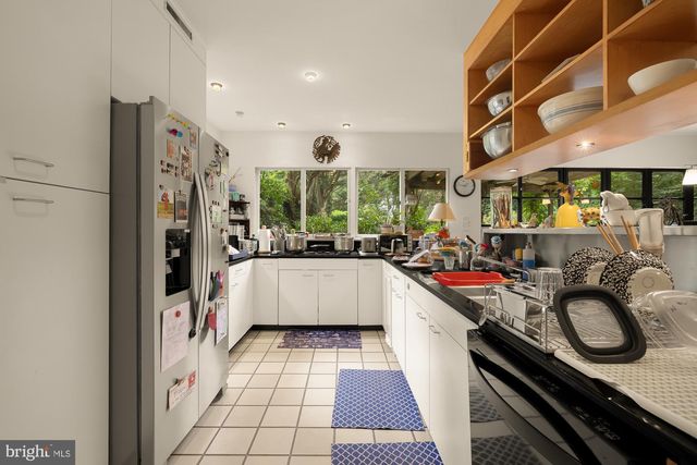 5310 27TH ST NW, Washington, DC 20015