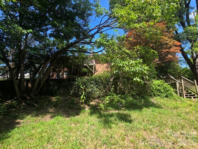 629 Willow Road, Hendersonville, NC 28739