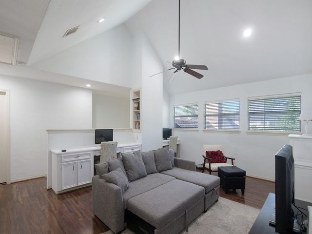 25 Cokeberry Street, The Woodlands, TX 77380