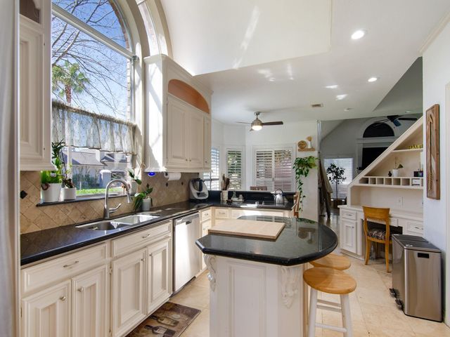 25 Cokeberry Street, The Woodlands, TX 77380