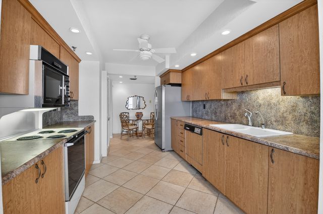 2917 S Ocean Boulevard 902, Highland Beach, FL 33487
