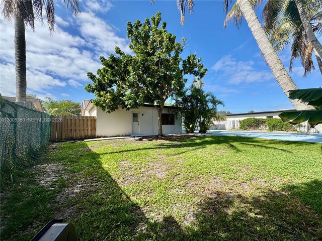 13425 NW 10th St, Sunrise, FL 33323