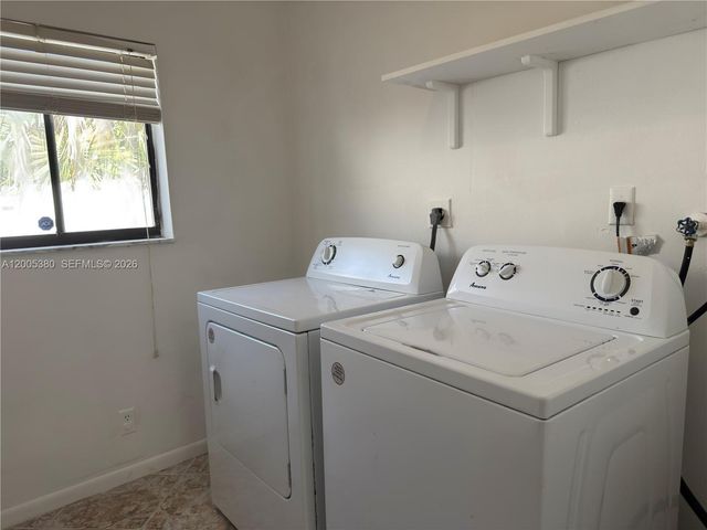 13425 NW 10th St, Sunrise, FL 33323