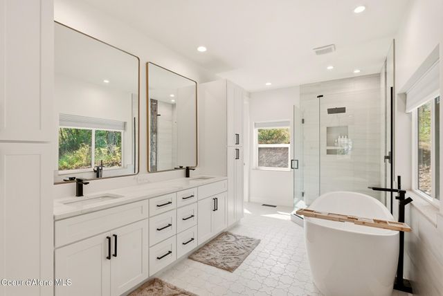 6080 W Highland DR, Coeur D'alene, ID 83814