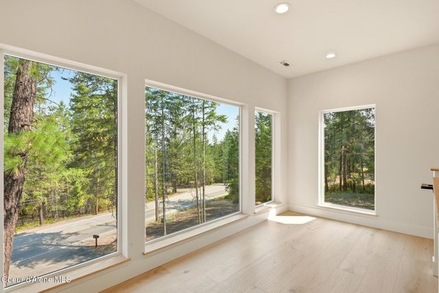 6080 W Highland DR, Coeur D'alene, ID 83814