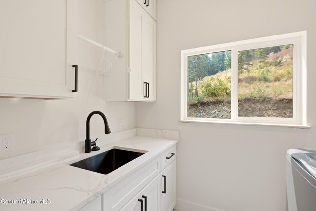 6080 W Highland DR, Coeur D'alene, ID 83814