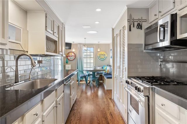 3409 W 71st Street, Prairie Village, KS 66208