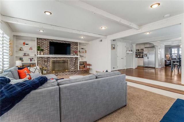 3409 W 71st Street, Prairie Village, KS 66208