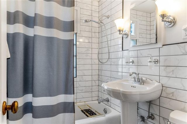 3409 W 71st Street, Prairie Village, KS 66208