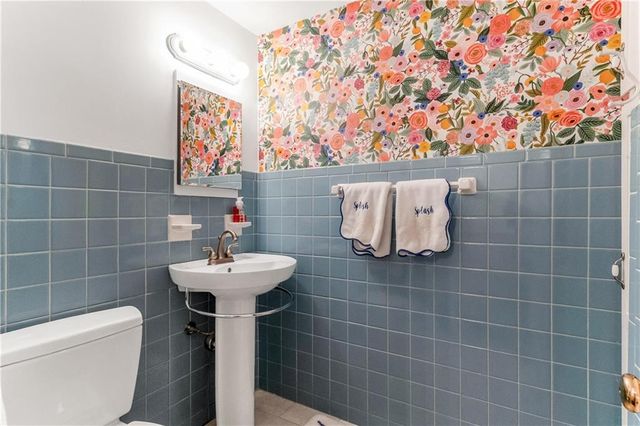 3409 W 71st Street, Prairie Village, KS 66208