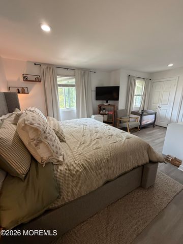 211 Clubhouse Drive, Middletown, NJ 07748