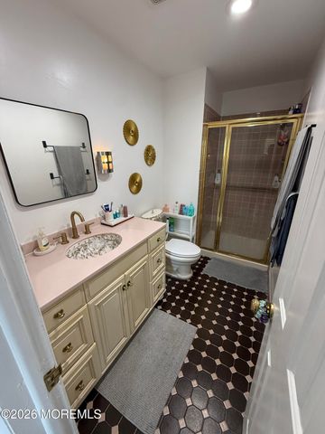 211 Clubhouse Drive, Middletown, NJ 07748
