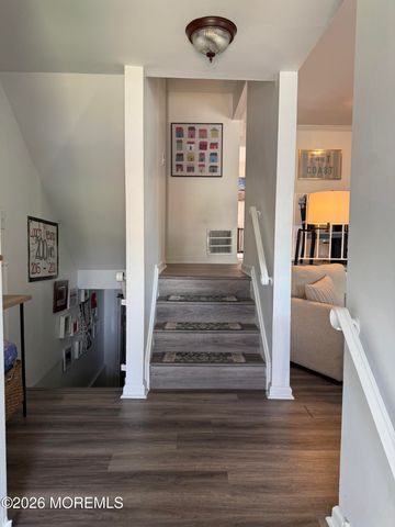 211 Clubhouse Drive, Middletown, NJ 07748