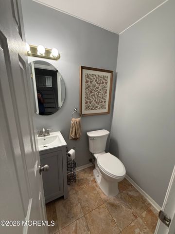 211 Clubhouse Drive, Middletown, NJ 07748