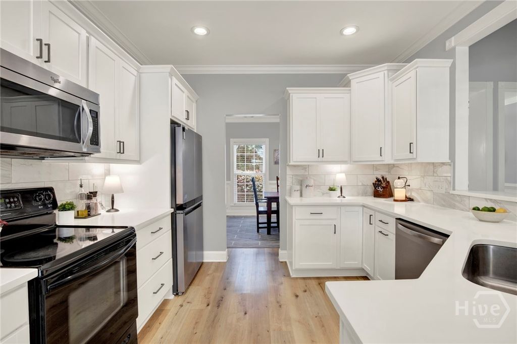 Image 15 of property listing at 97 Misty Drive, Richmond Hill, GA 31324