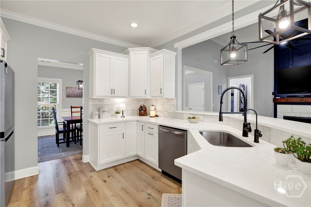 Image 16 of property listing at 97 Misty Drive, Richmond Hill, GA 31324